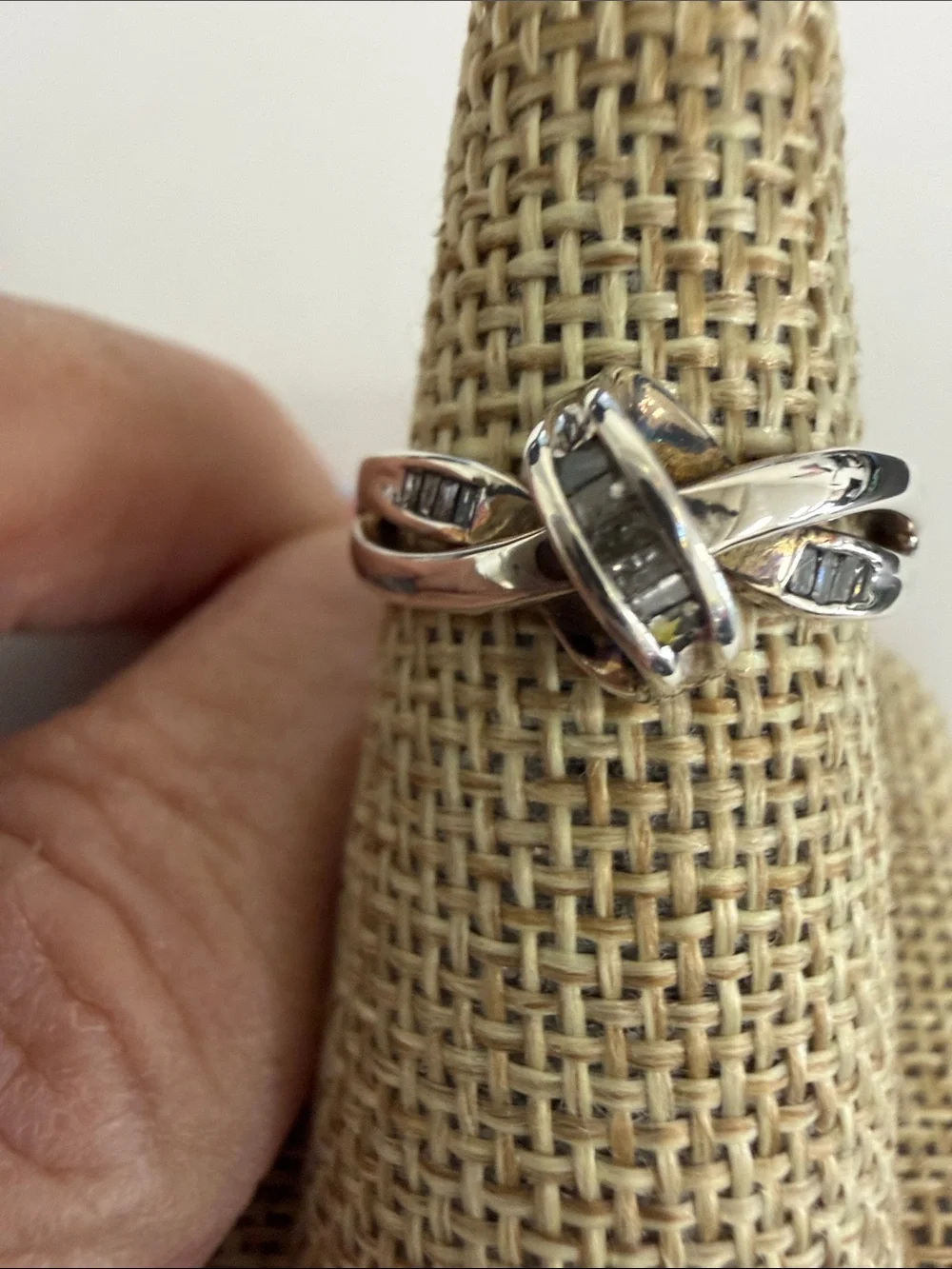 Women's Sterling Silver Diamond Knot Band Ring  size 7